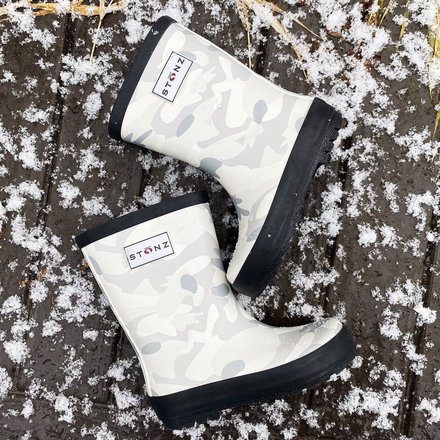 Kid's Stonz rubber Rain Boots in light grey camo print