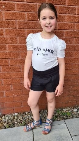 Girls white puff sleeve cotton "Mas Amor por favor" T-shirt and black linen shorts - Kids clothing