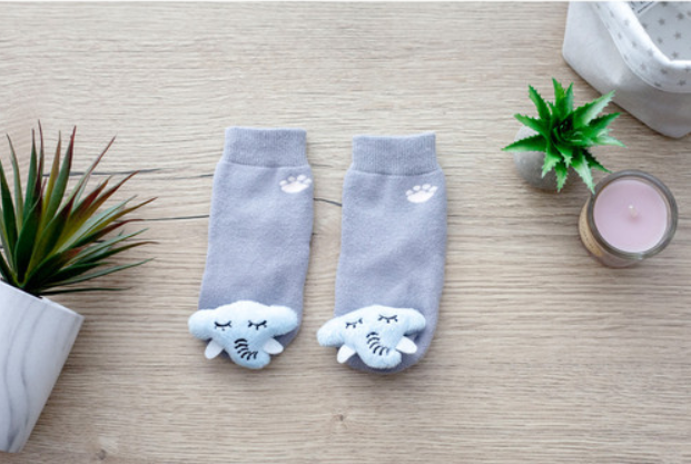 Unisex baby cotton rattle socks - black/white panda, grey/pink piggy or grey/blue elephant